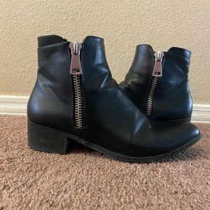 Women’s Rue 21 Black Zip Up Ankle Boots 9ish